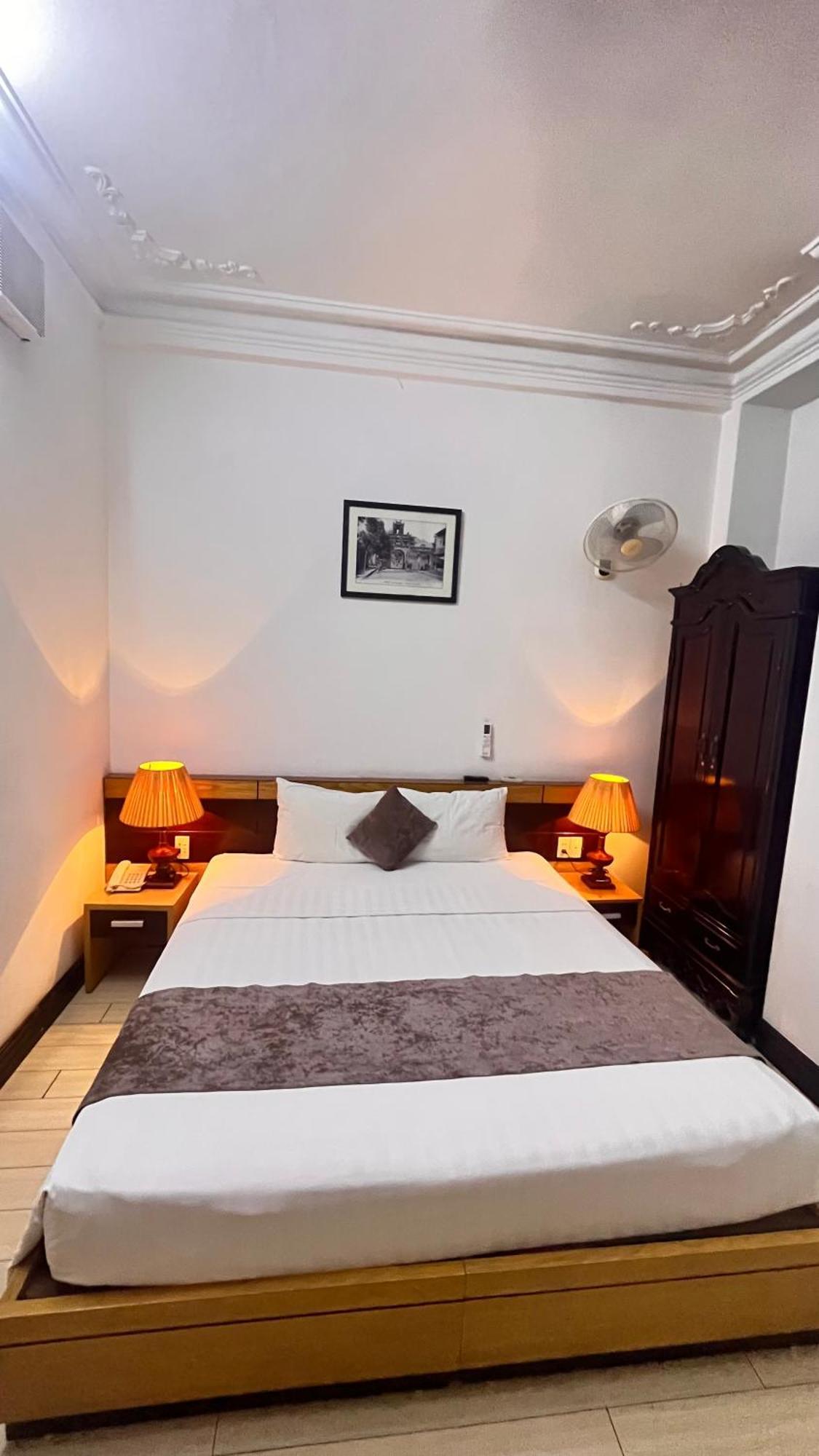 Hanoi Win Hotel & Travel Exterior photo