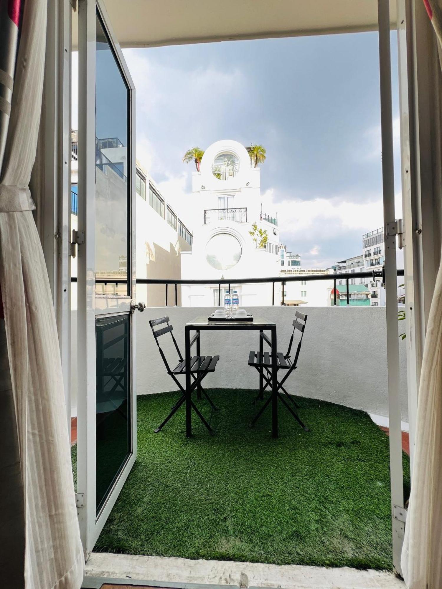 Hanoi Win Hotel & Travel Exterior photo