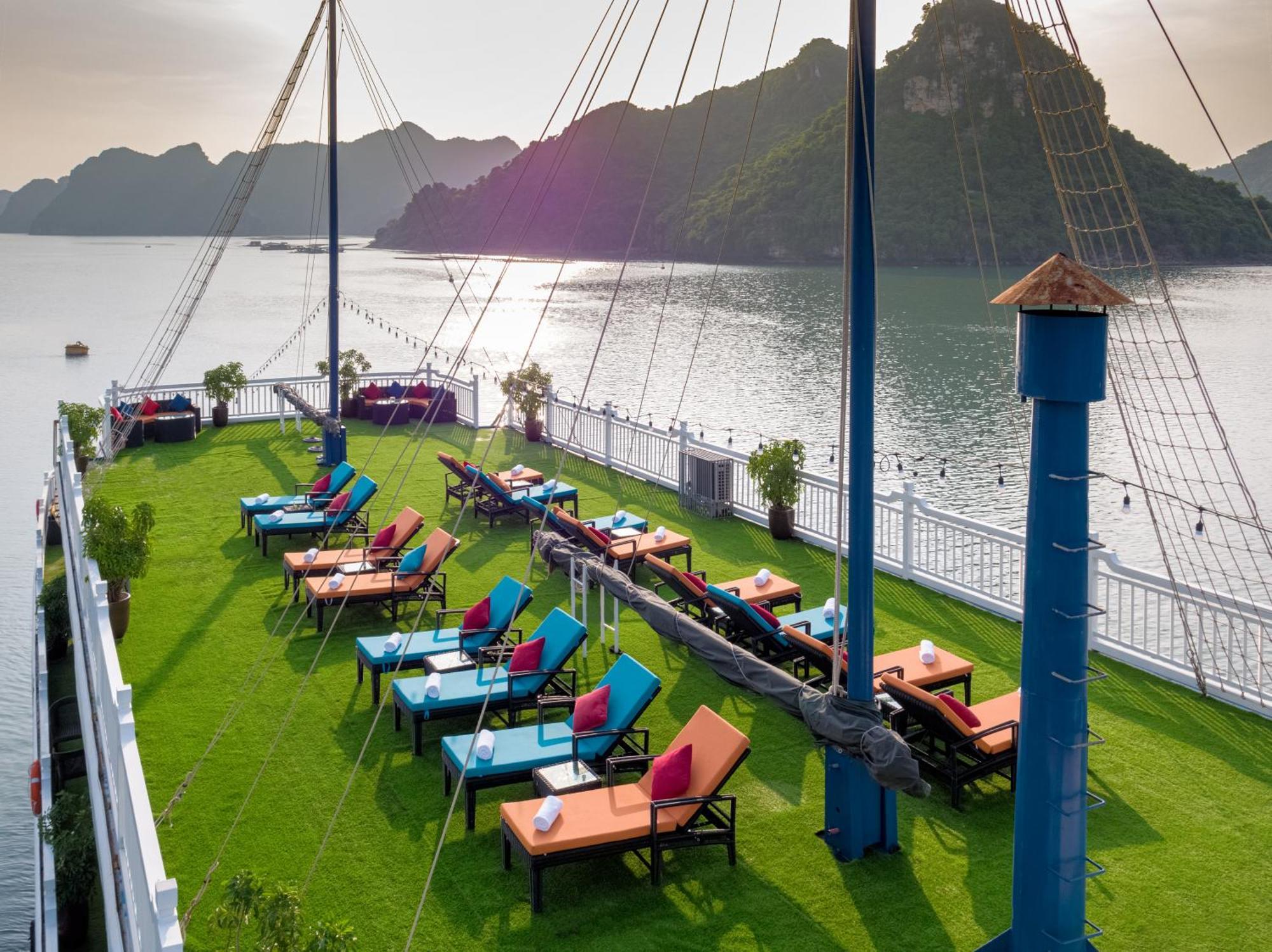 Hanoi Win Hotel & Travel Exterior photo